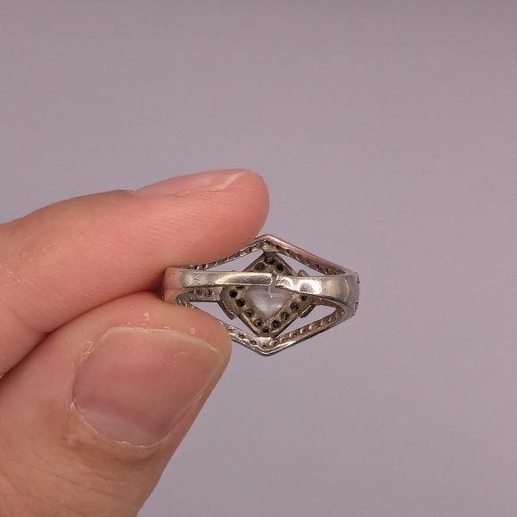 Size 5 Silver Ring - Broken - Picture 5 of 7
